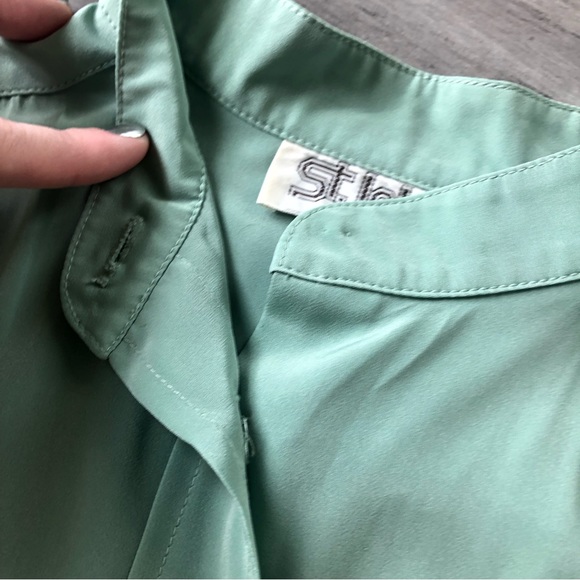 Vintage 70s-80s St. John Seafoam Button Front Long Sleeve Blouse - Picture 10 of 15